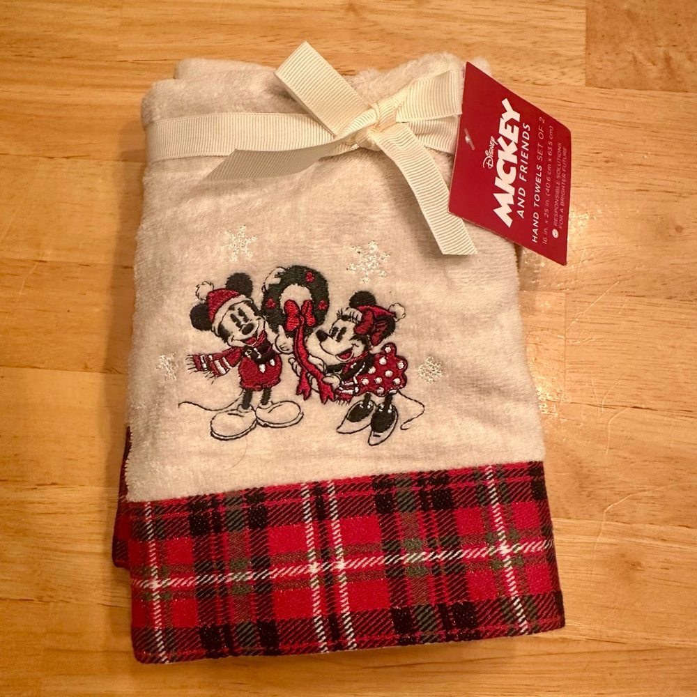 Disney Mickey & Minnie Christmas Hand Towel Set (2) – NWT